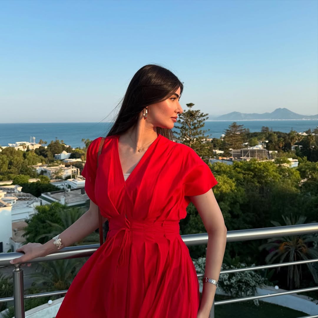Lady in Red XENIA