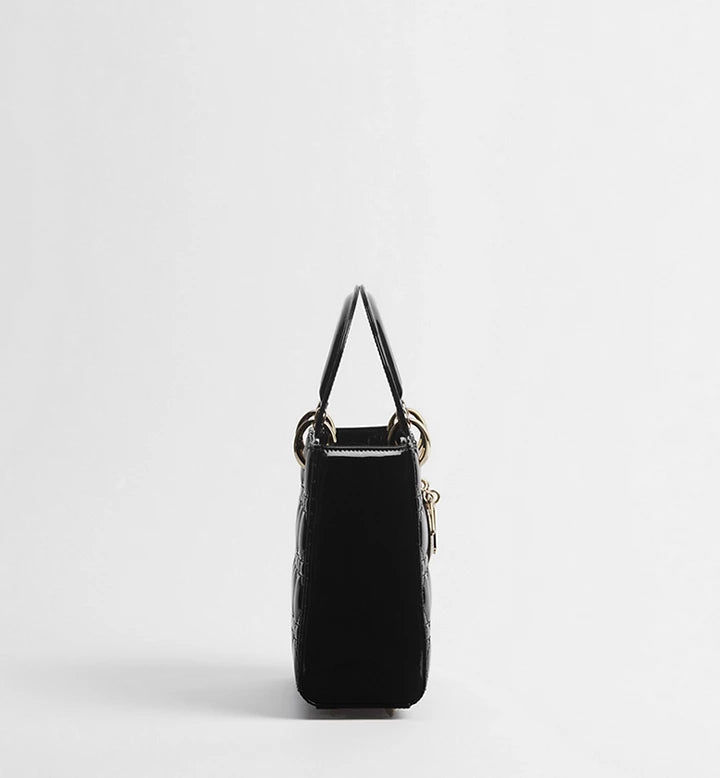 LADY VERNIS XENIA